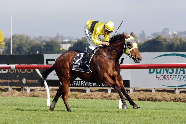 Dusty Road tackles another Te Rapa feature