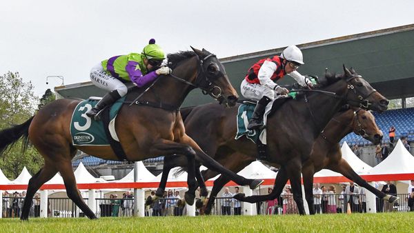 La Crique wins in last-gasp triumph