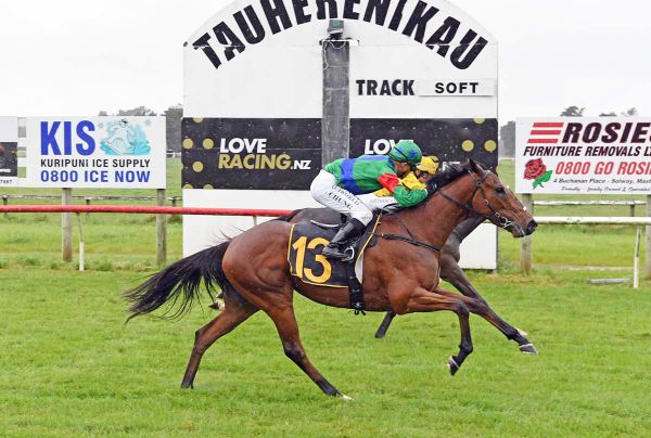 Satisfying Sunday for Hastings couple