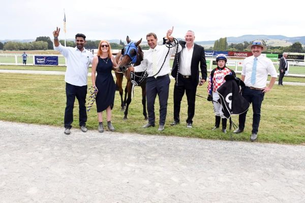 Loftys Gift lands Dunedin Gold Cup upset