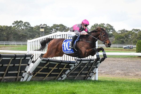 Elle enchants at Casterton