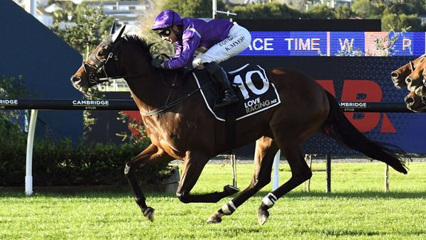 Midnight Scandal caps big day for Alexanders and Myers