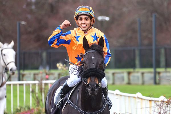 Queiroz bags second double of the week at Riccarton