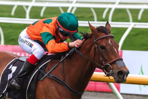 Home track double for Ayton