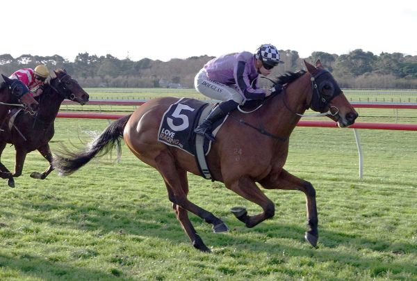 Mathews out to break season duck