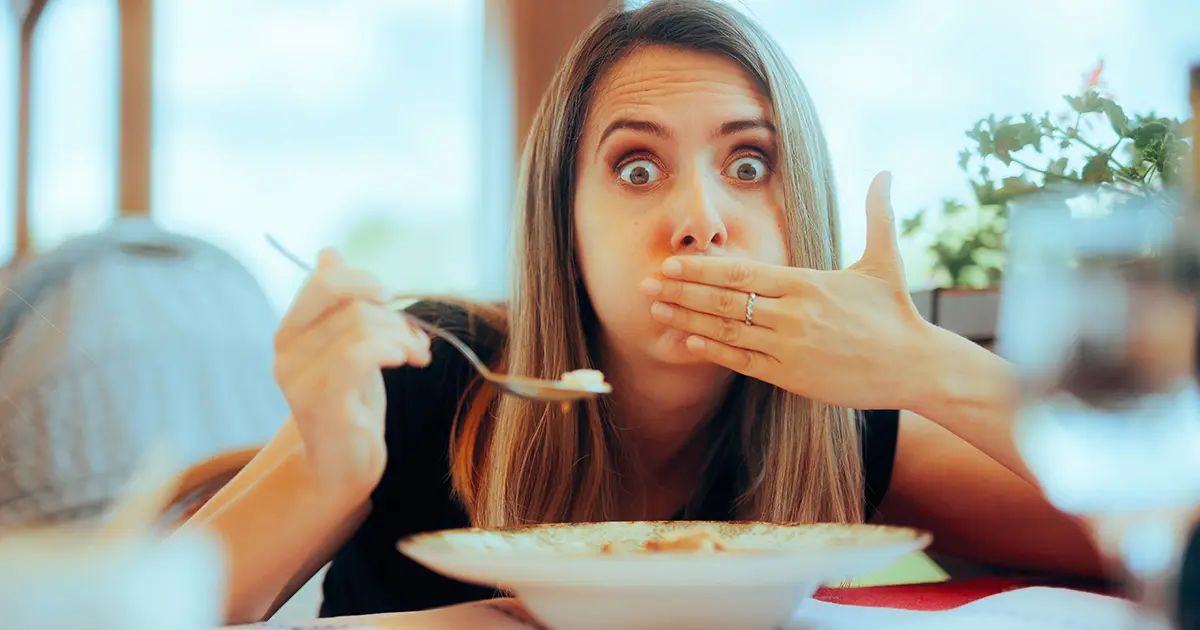 Come l'orario dei pasti influenza il livello di zucchero nel sangue