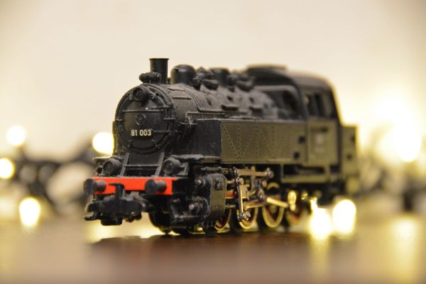 How to Weather a Locomotive: A Gentle First Approach