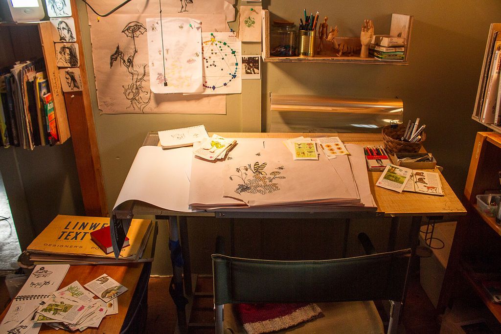 Raskol Hoodie Club & Hidden Art