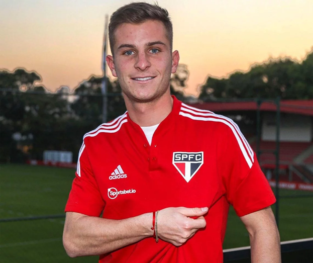 What Сould Be Unusual in the Transfer of a Football Player? Payment in USDC