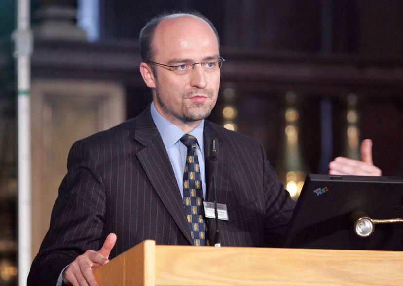 German Banking Economist Questions Central Banks’ Tools and Consumer Credit