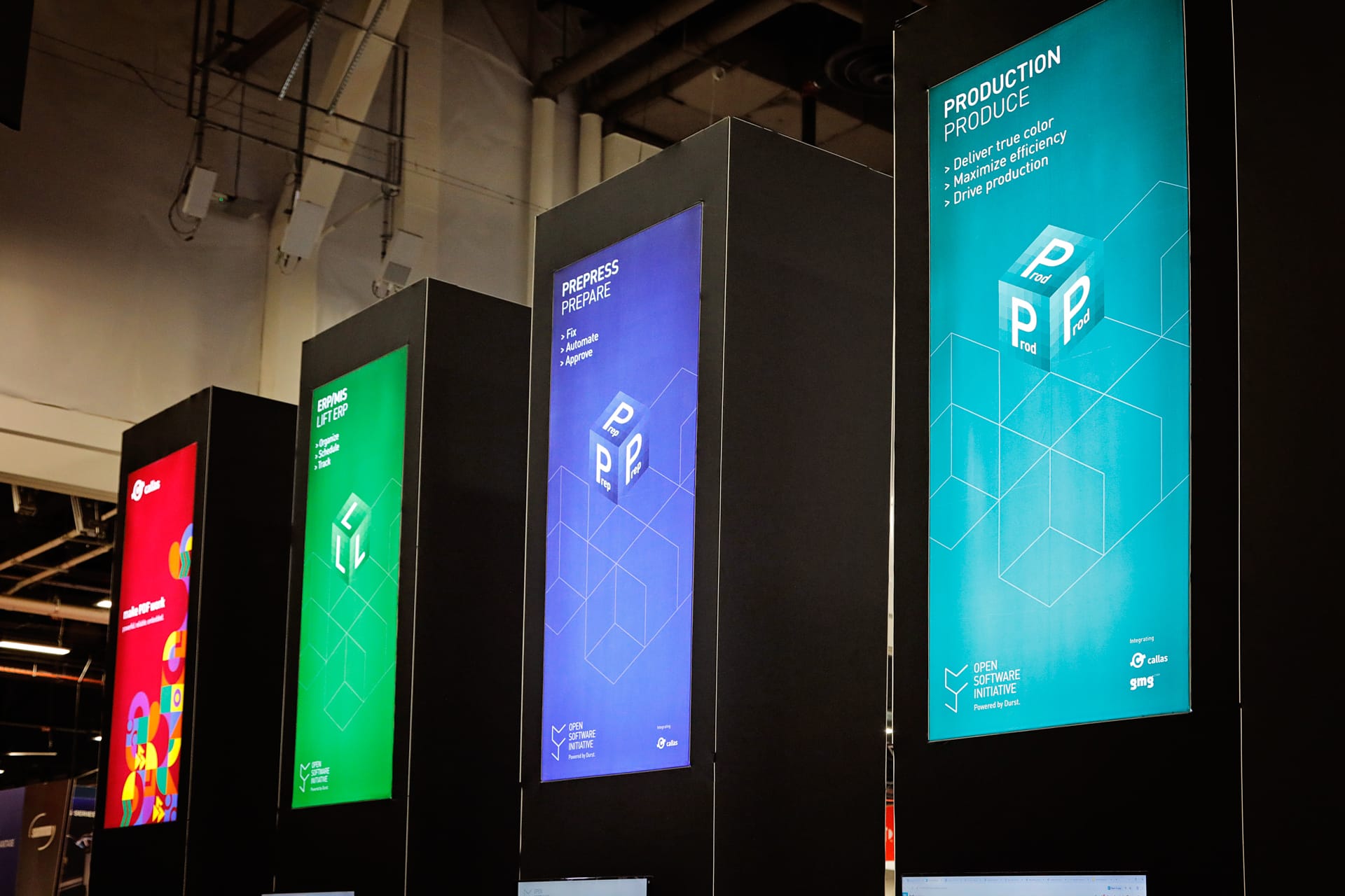 Illuminated stand columns for the OSI modules callas, Lift ERP, Prepare and Produce at PRINTING United Expo 2026.