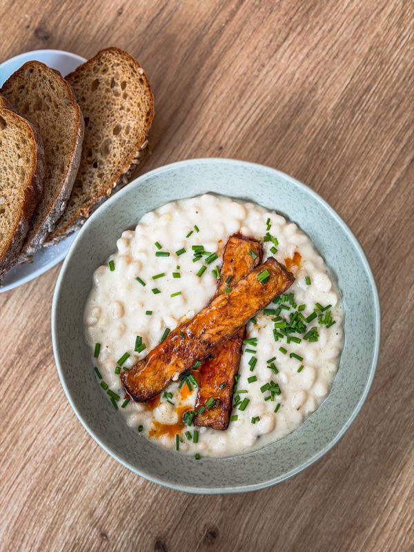 Týždenné menu Monáda (18.05. – 22.05.2026): jarné chute, poctivé polievky a comfort food s ľahkosťou
