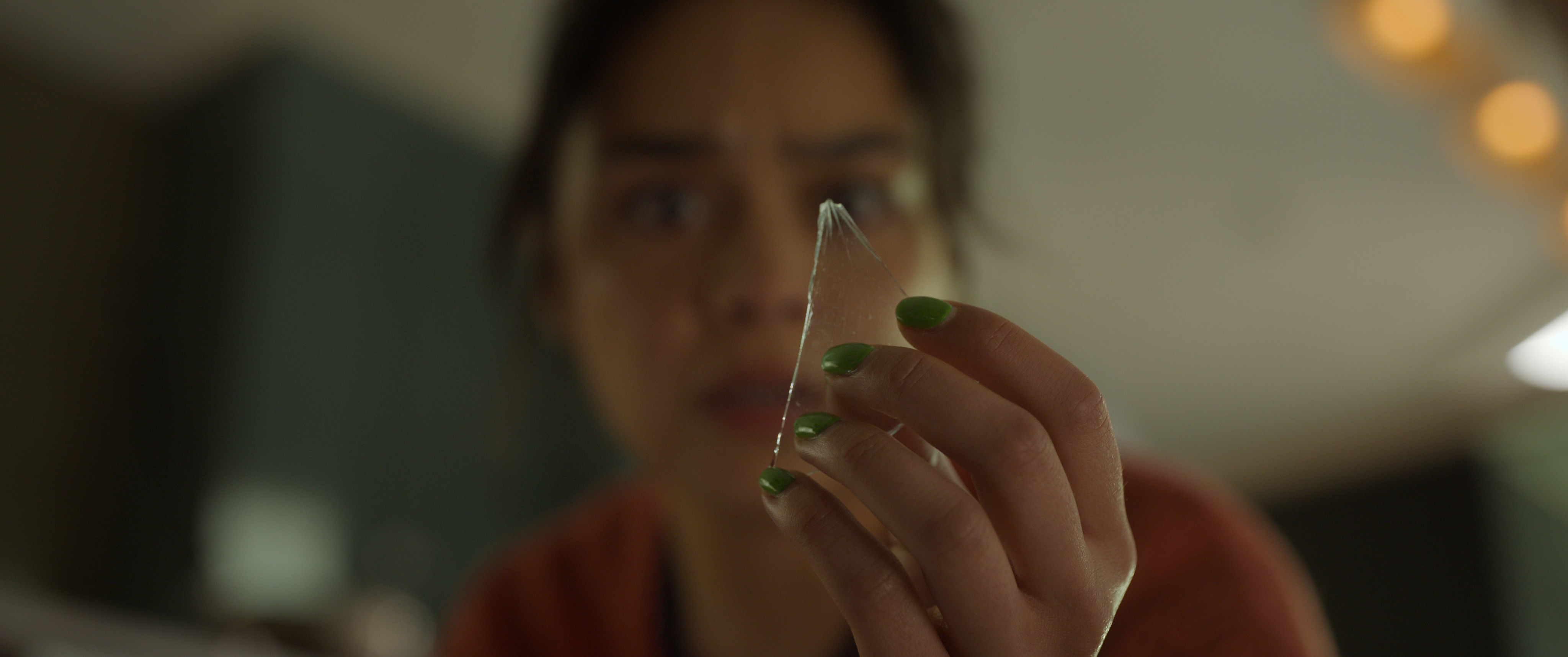 Stefani (Kaitlyn Santa Juana) gets a premonition in Final Destination Bloodlines