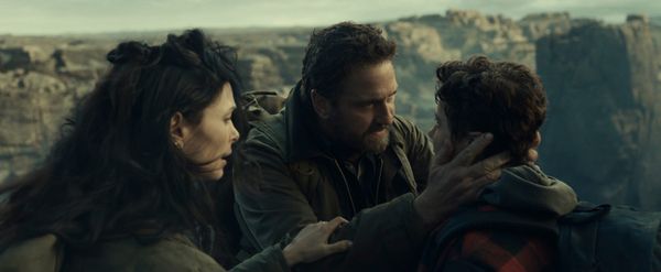 Morena Baccarin, Gerard Butler, and Roman Griffin Davis in Greenland 2: Migration