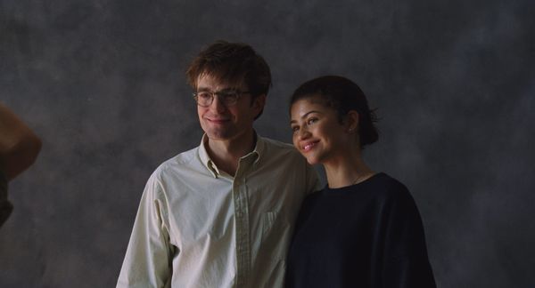 Charlie (Robert Pattinson) and Emma (Zendaya) in The Drama