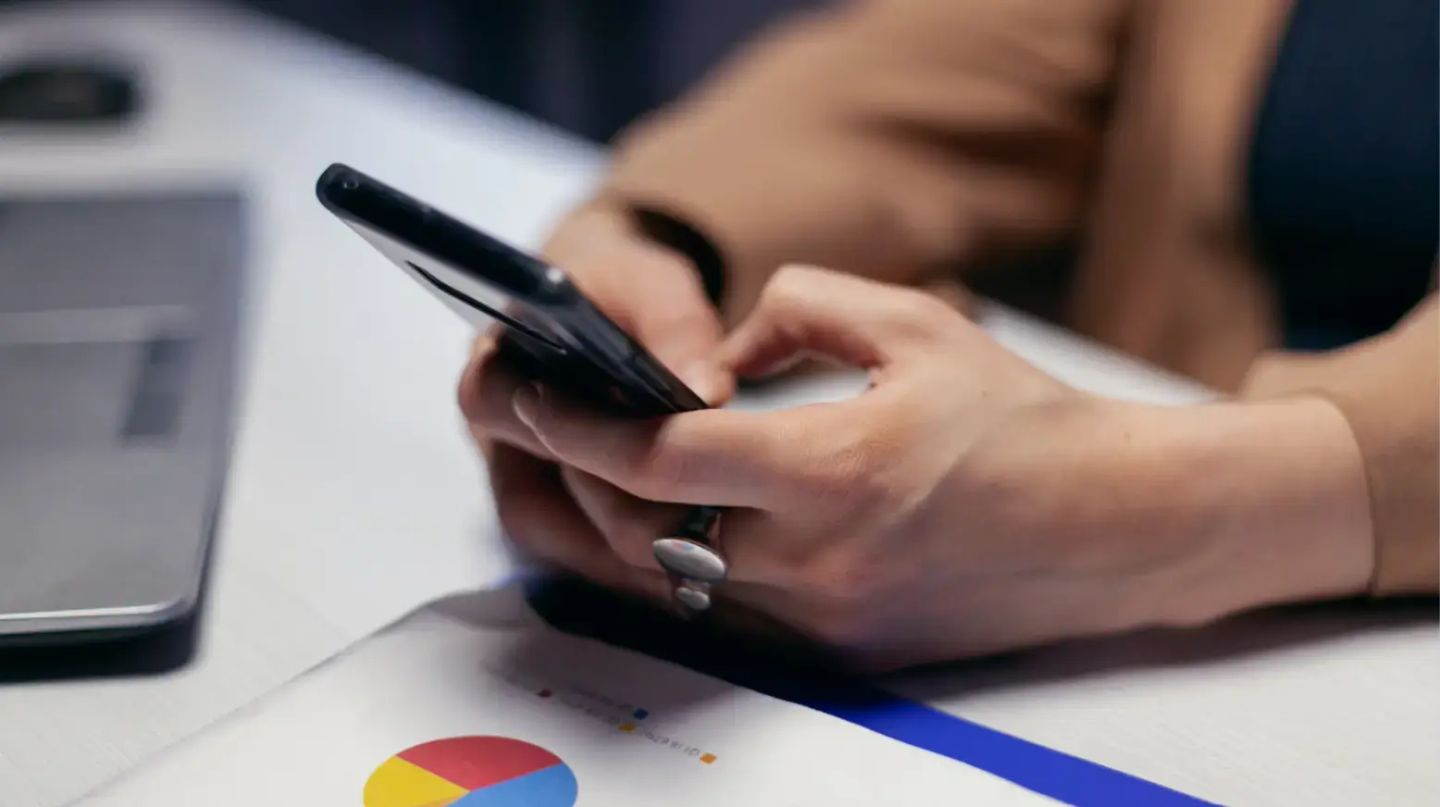 How to Track Social Media ROI with Analytics Tools