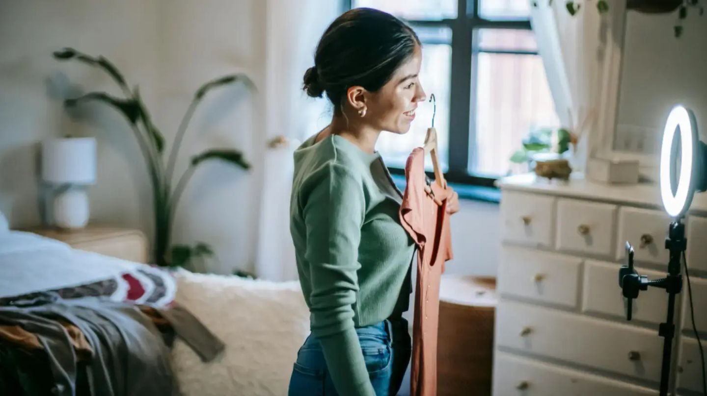 How Influencer Fashion Drives E-Commerce Sales
