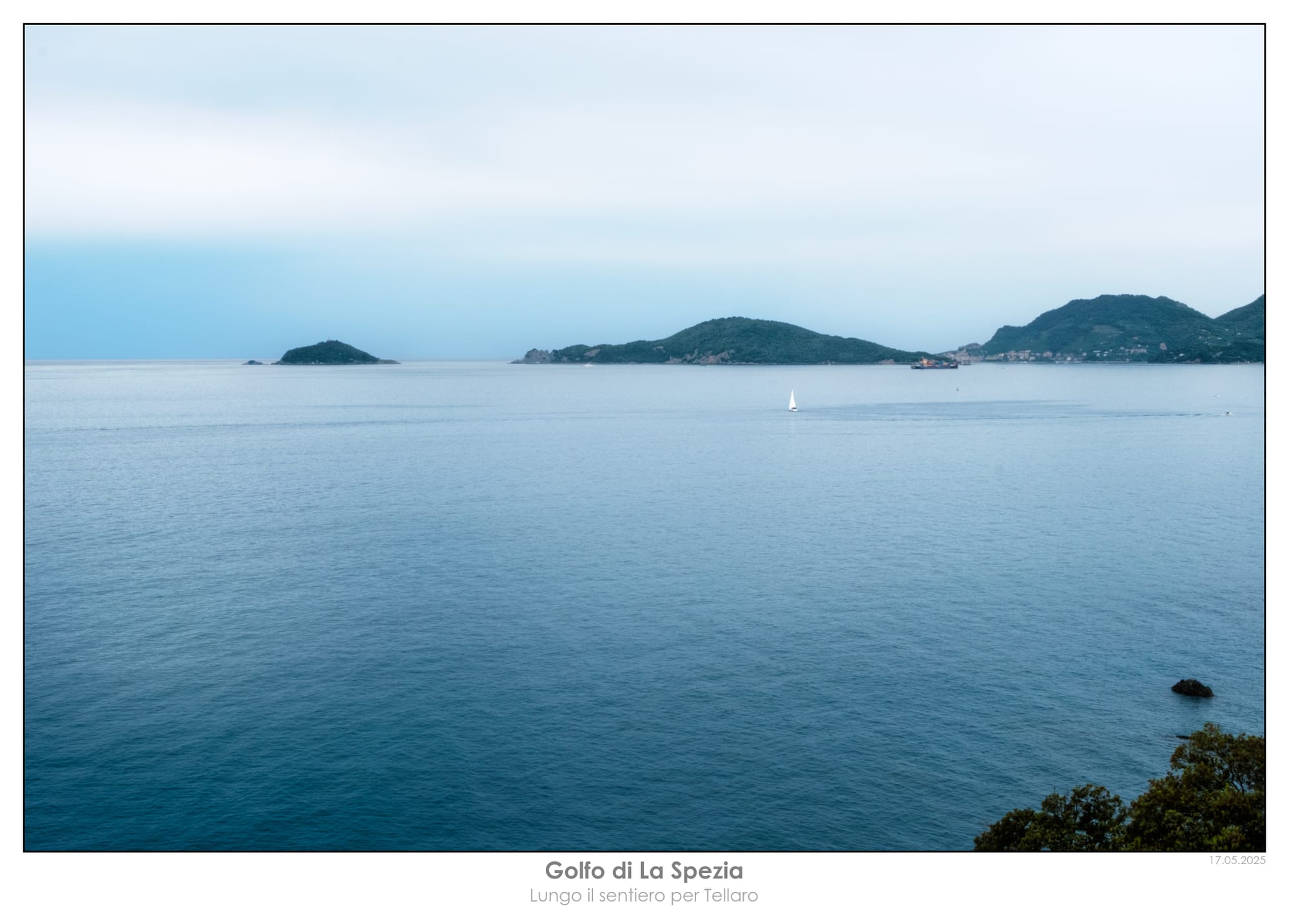 Golfo di La Spezia, vista dal sentiero che da Montemarcello conduce a Tellaro