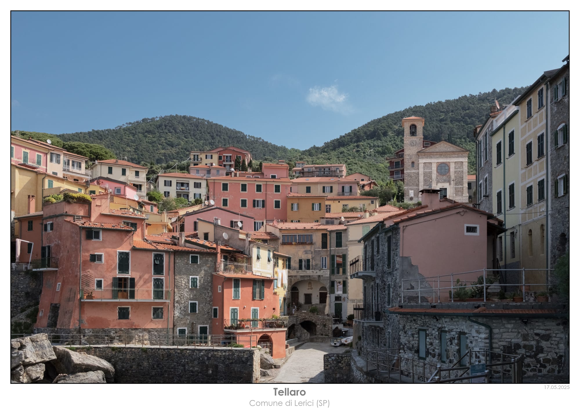 Le facciate colorate del borgo di Tellaro, frazione del Comune di Lerici