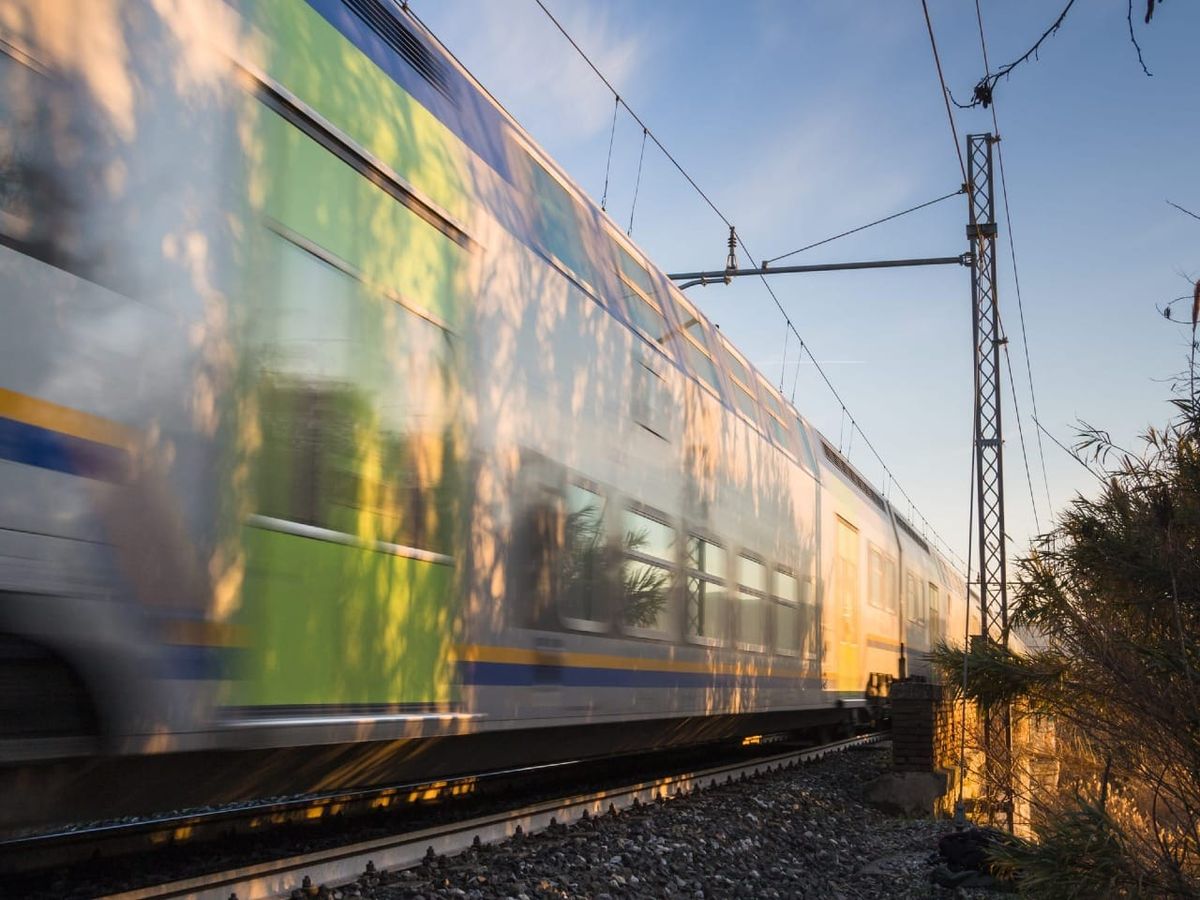 Foto di un treno in corsa, metafora del tempo che corre via...