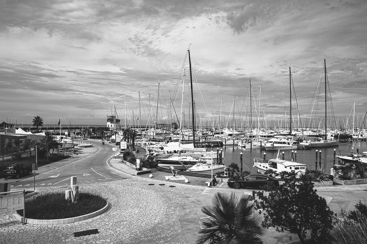 Un mare all'incontrario, il racconto di un viaggio dalla costa toscana alla costa della Romagna