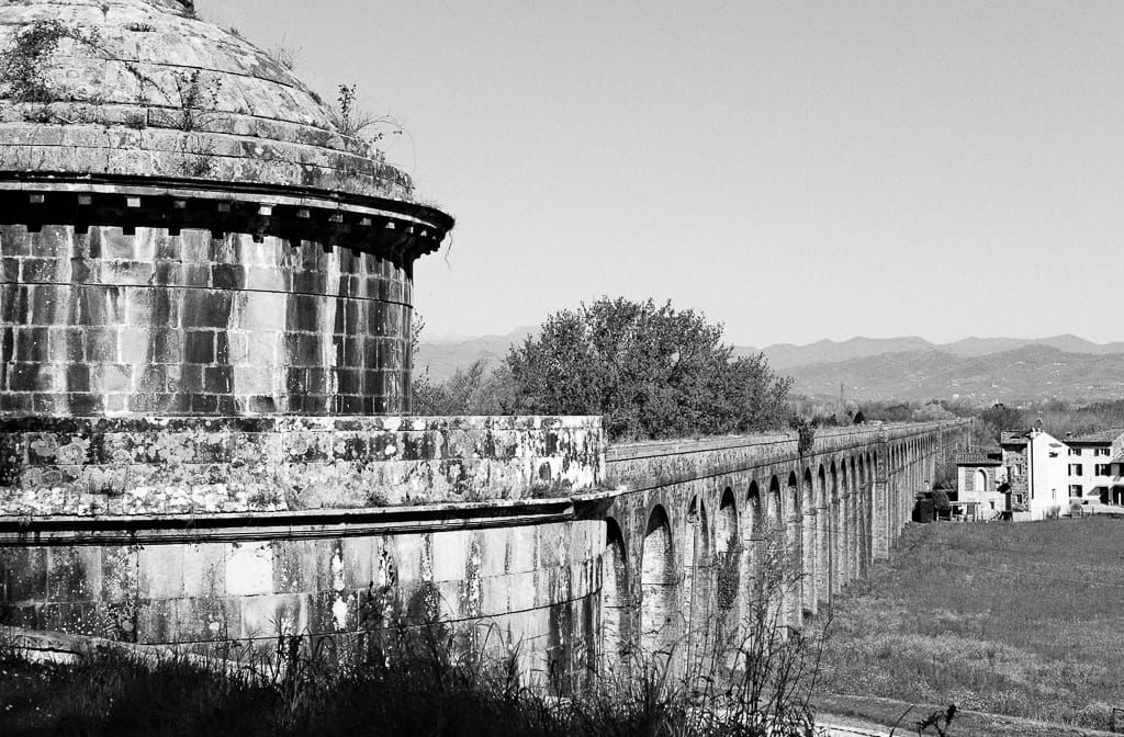 Tempietto di Monte. Un cammino tra architettura, storia e bellezza naturale seguendo il percorso dell'Acquedotto Nottolini.