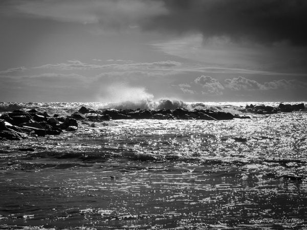 Vento di Libeccio, il mare si agita