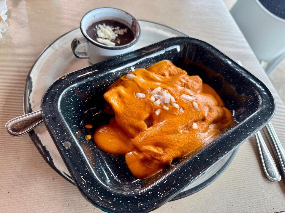 The Enchilada Chronicles: encacahuatadas at Cuchara