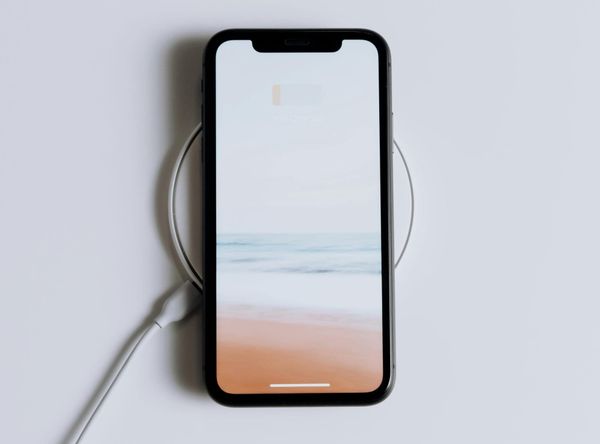 How wireless charging in public spaces can make a difference