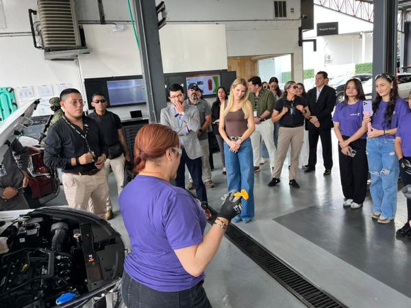 Escuela Comercial ANA–Kia: un programa que abre camino para más mujeres en el sector automotriz