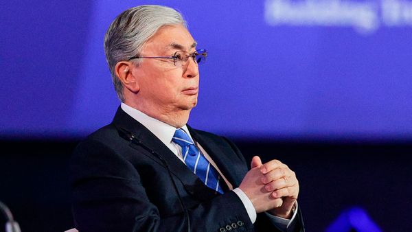 Президент Тоқаев 8 наурызбен құттықтады: бұл әйелдерді неге ренжітеді?