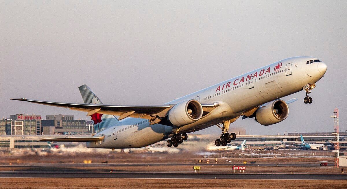  Air Canada Boeing 777-300ER [C-FRAM] taking off from Toronto Pearson International Airport (YYZ) 22FEB20 