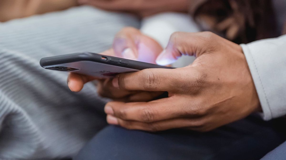 Tepid Criticism of Youth Social Media Ban Obscures Fundamental Issues