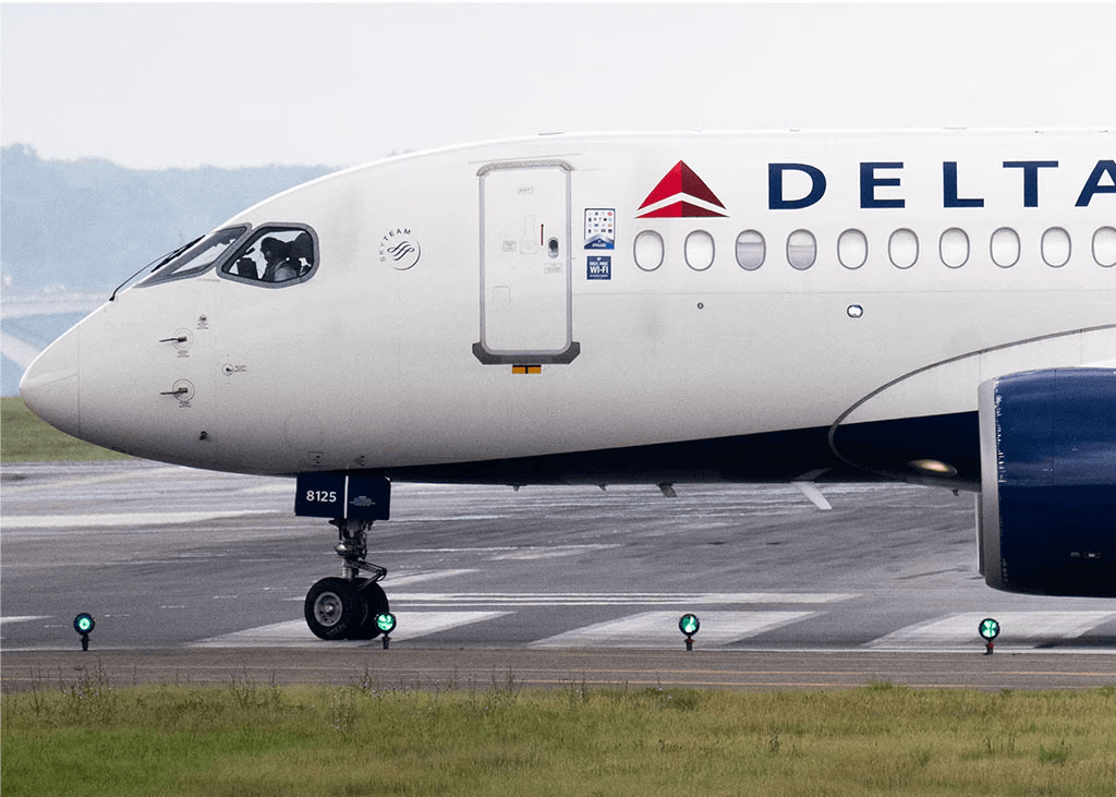 How Would You Handle a 29-Hour Surprise Island Landing?