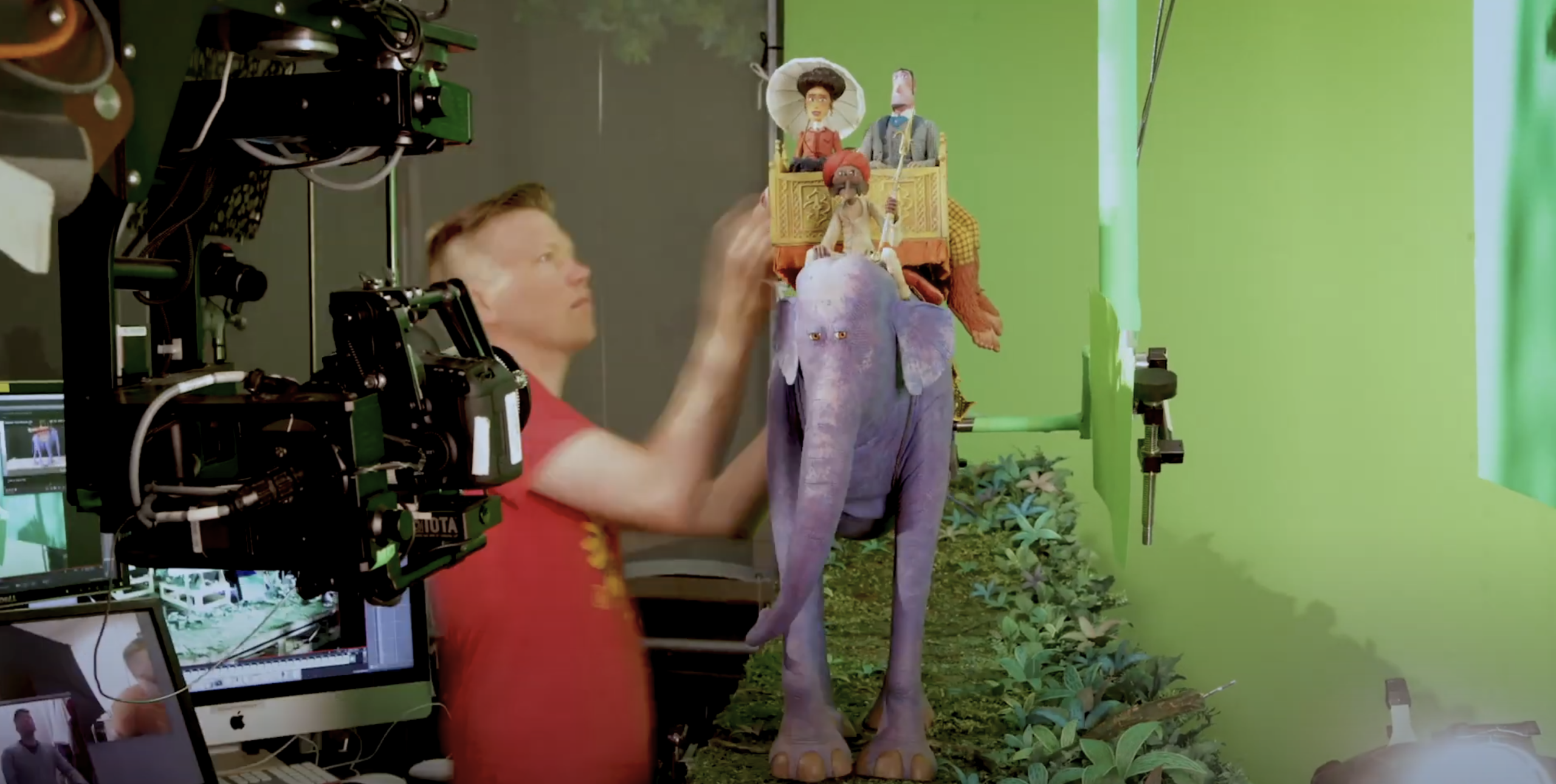 W010-c00095_BLH_BehindTheScenes_00012
