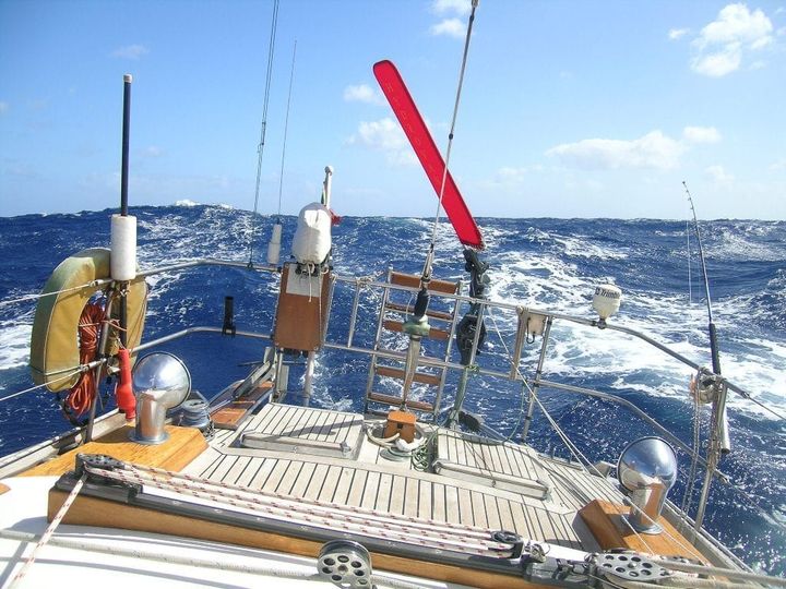 Hydrovane offset installation challenges on transom-hung rudder boats