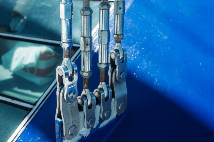 Dyneema or stainless standing rigging replacement