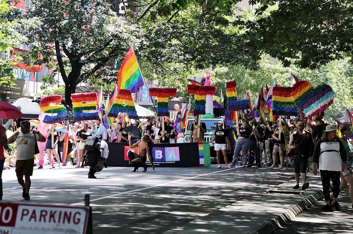 Cascadia today: BC chief fights pipelines + Seattle mayor seeks more bus service + find Pride events across Cascadia!🌈