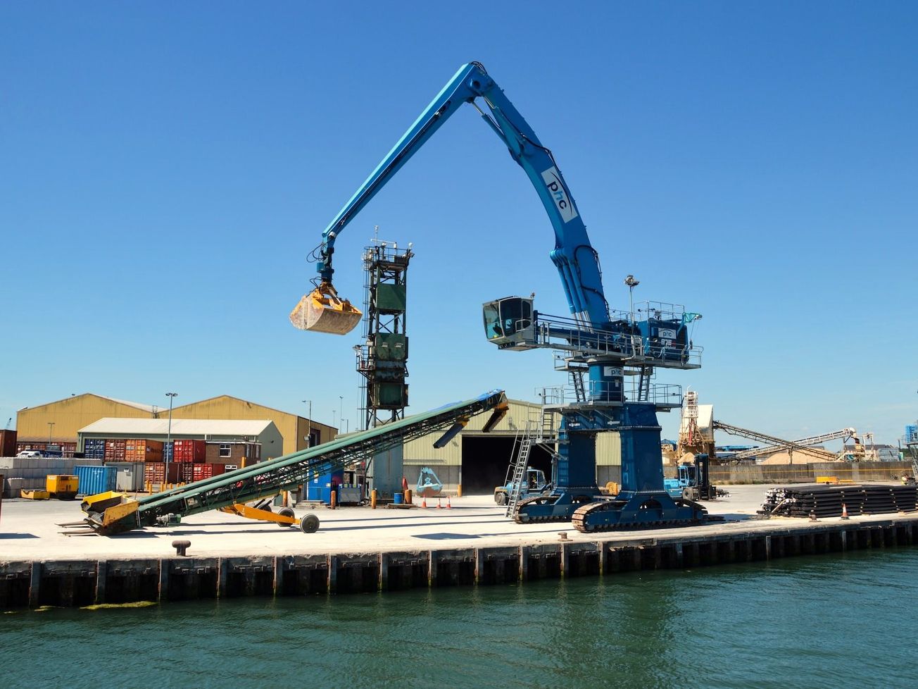 U.N. trade body forecasts sluggish global economy as inequality widens