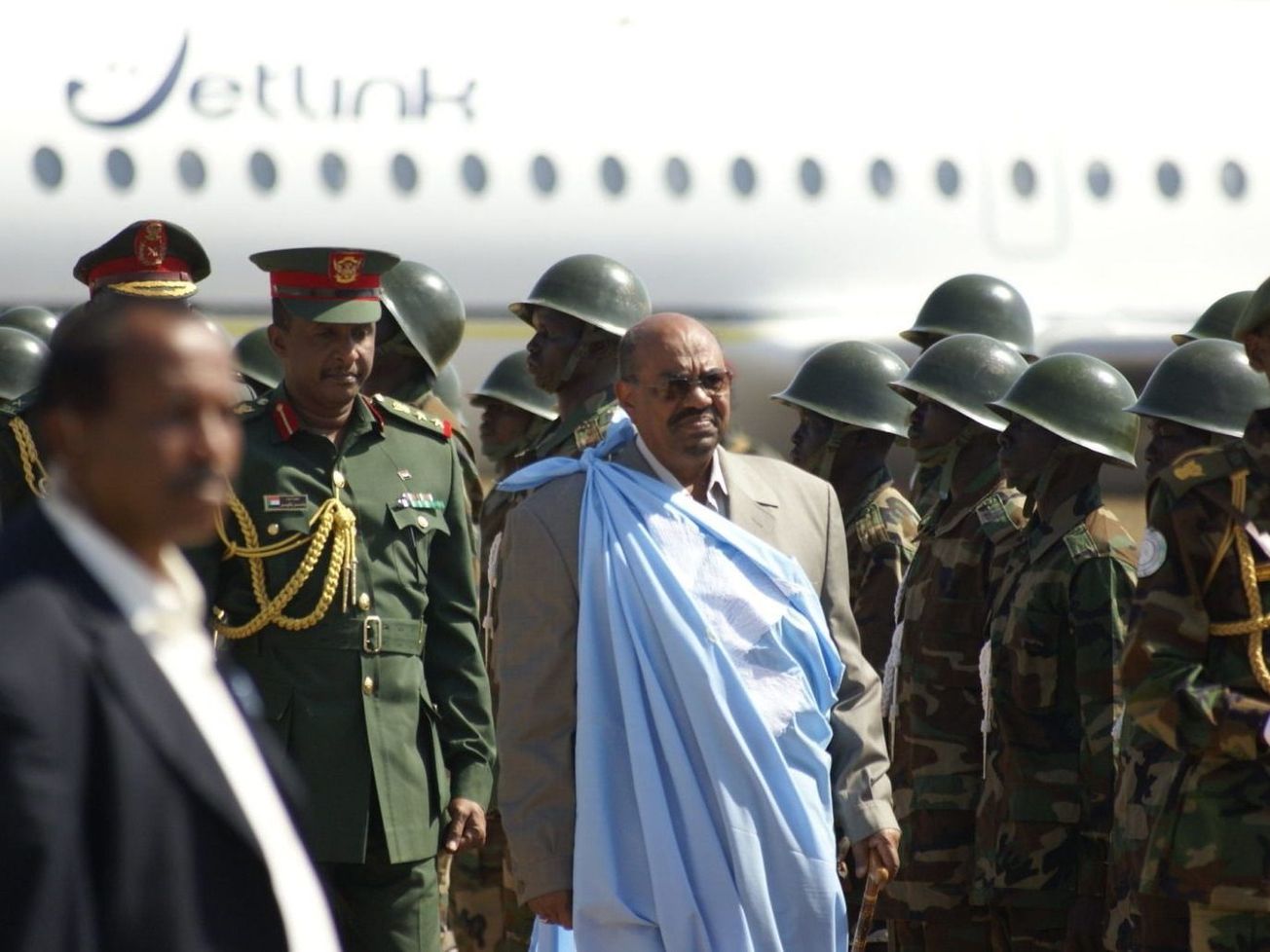Then-Sudanese president Omar al-Bashir arriving at Juba in 2011