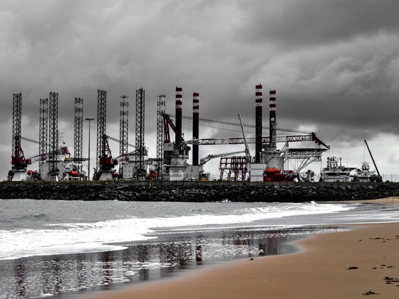 Oil, gas and wind turbines at the U.K.'s Great Yarmouth Outer Harbor port