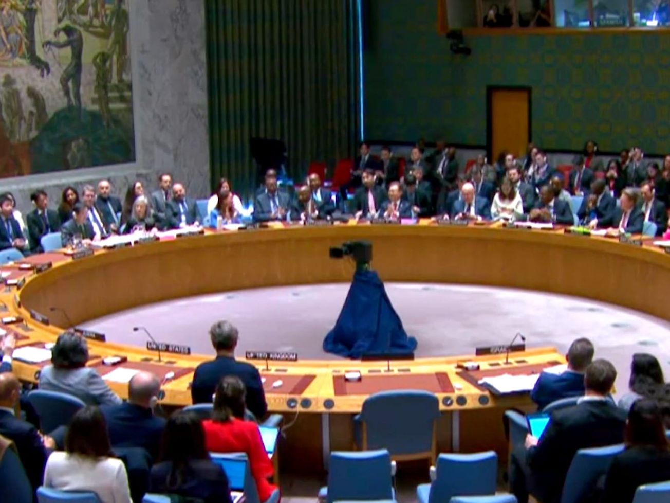 U.N. Security Council for first time agrees to demand cease-fire in Gaza