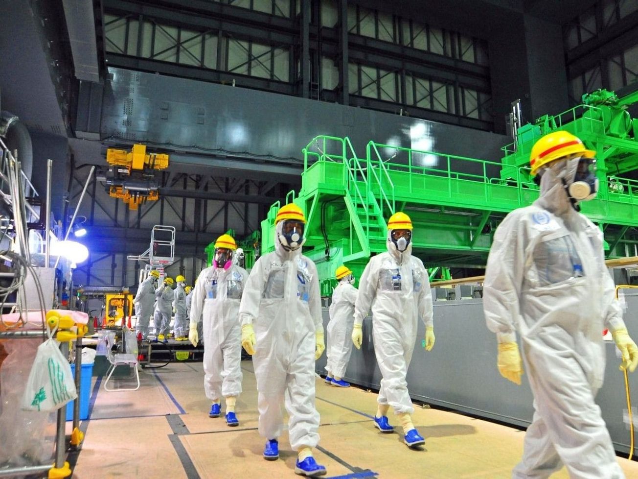 IAEA experts at Fukushima Daiichi nuclear power station to examine the fuel assembly removal process in a 2013 visit