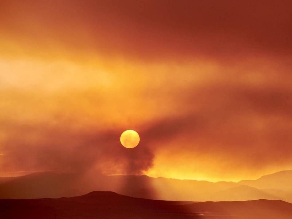 Sunset on the 2017 Cajete Fire in Santa Fe, New Mexico.