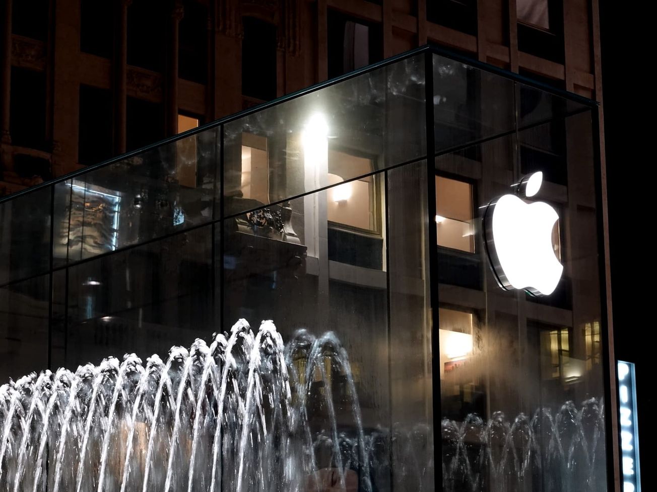 An Apple Store in Milan in 2020