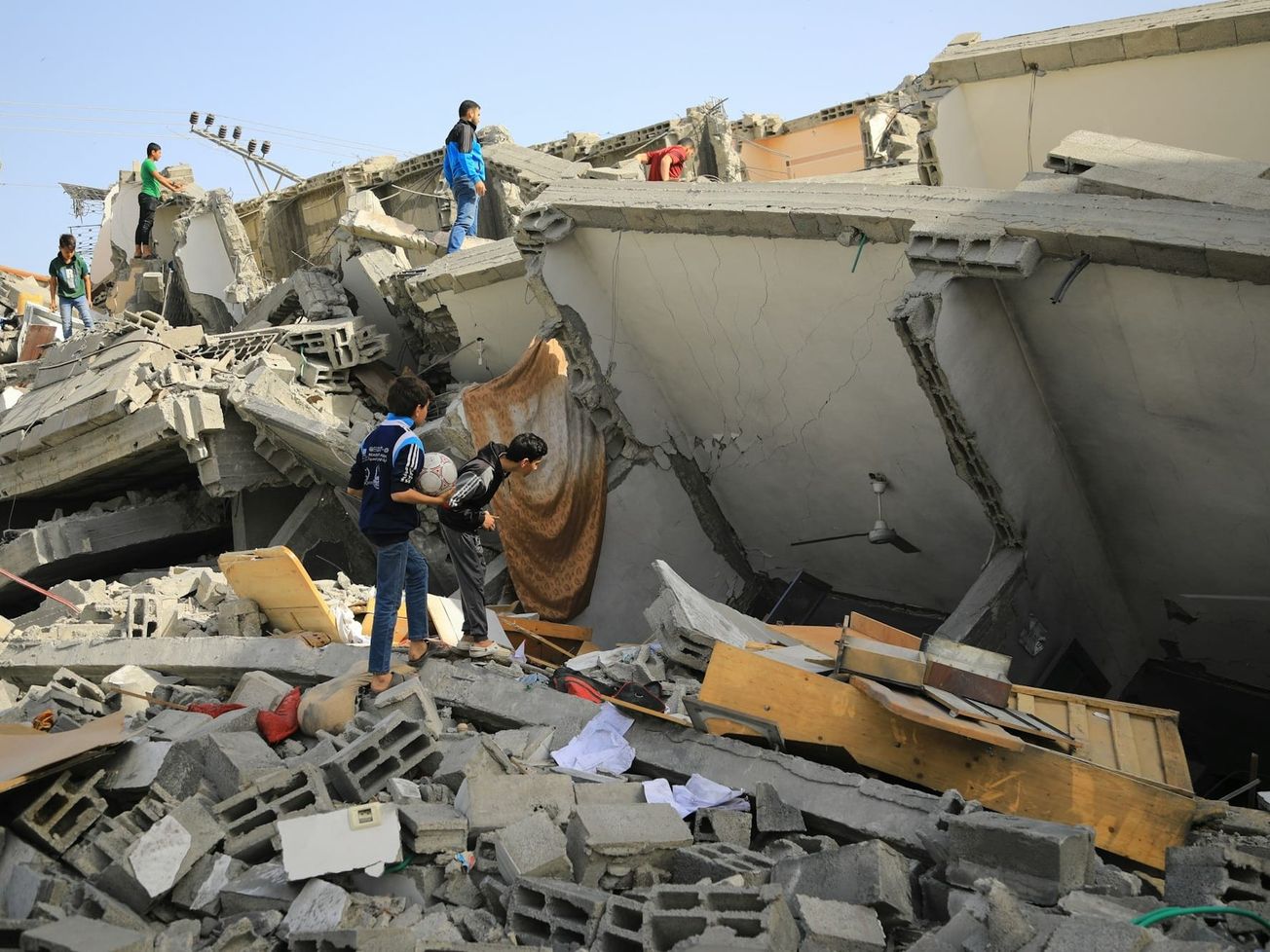 Teams deliver polio vaccine to more than half a million children in Gaza