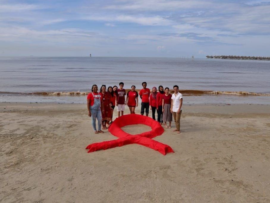 American diplomatic staff in Malaysia commemorate World AIDS Day