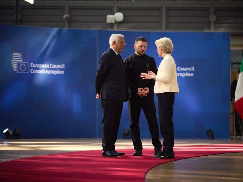 Left to right: António Costa, Volodymyr Zelenskyy and Ursula von der Leyen.