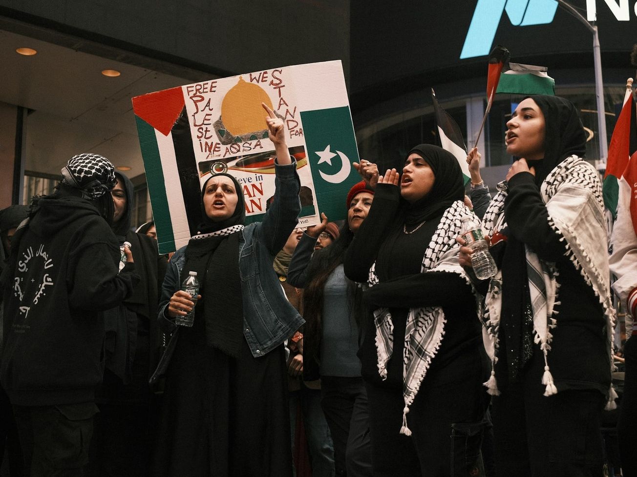 The U.N. says women should have a larger role in negotiating peace. 