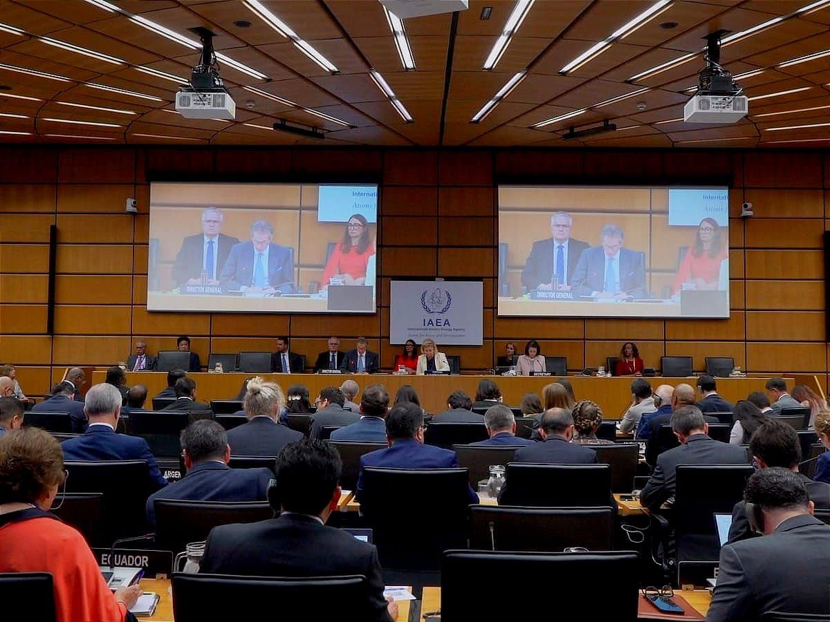 IAEA inspectors return to Iran amid nuclear dispute, sanctions deadline